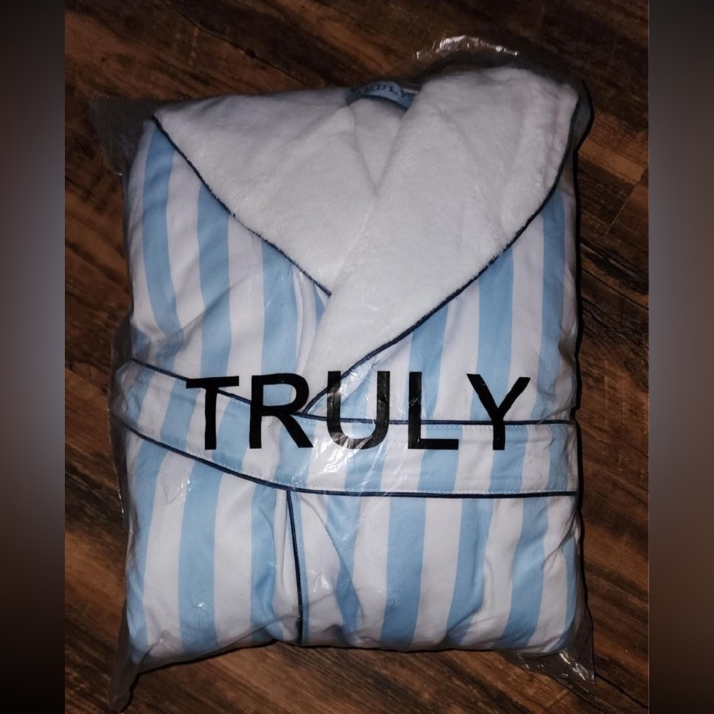 Truly Beauty’s Mykonos Luxury Robe